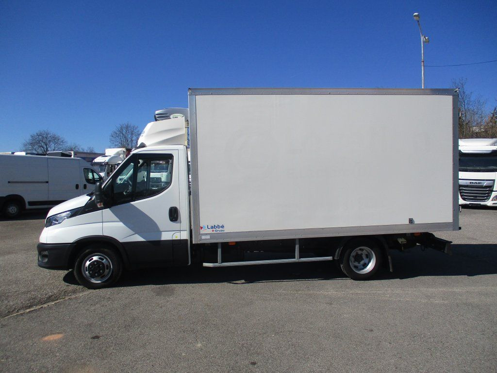 Új Hűtős kisteherautó Iveco Daily 35C16: 11 kép.