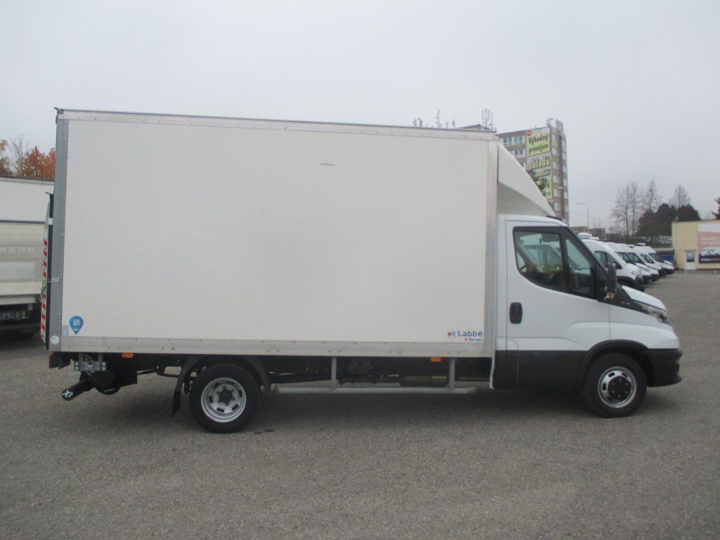 Iveco Daily 35C16 - Dobozos kisteherautó: 4 kép. Iveco Daily 35C16 - Dobozos kisteherautó: 4 kép.