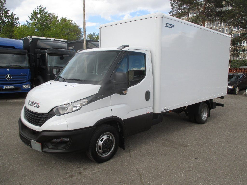 Iveco Daily 35C16 - Dobozos kisteherautó: 1 kép. Iveco Daily 35C16 - Dobozos kisteherautó: 1 kép.
