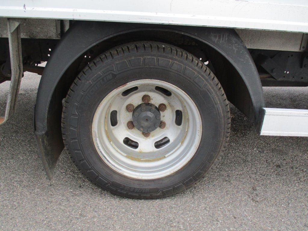 Dobozos kisteherautó Iveco Daily 35C16: 19 kép.