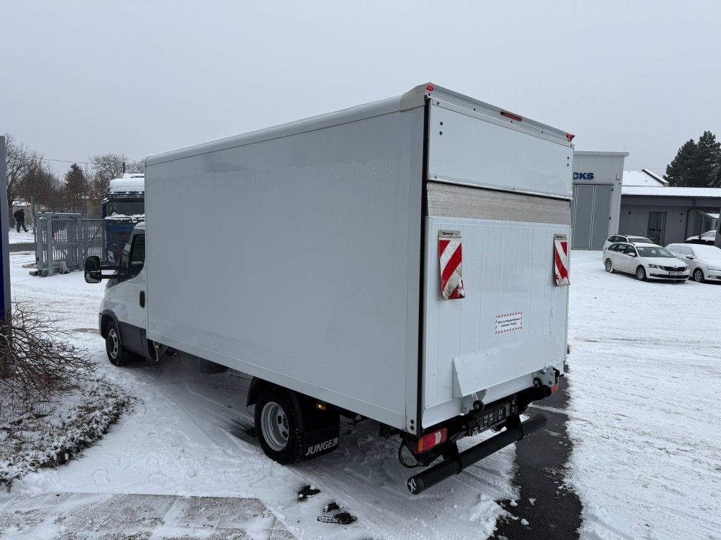 Iveco Daily 35C16 - Dobozos kisteherautó: 5 kép. Iveco Daily 35C16 - Dobozos kisteherautó: 5 kép.
