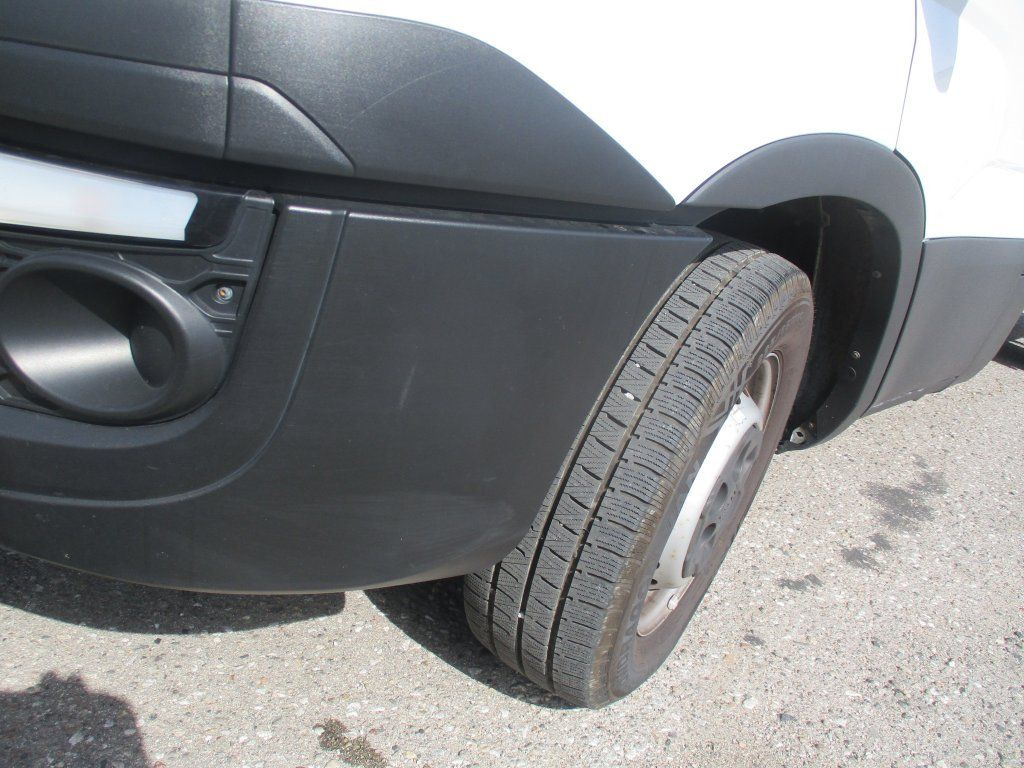 Iveco Daily 35S16 - Dobozos kisteherautó: 5 kép. Iveco Daily 35S16 - Dobozos kisteherautó: 5 kép.