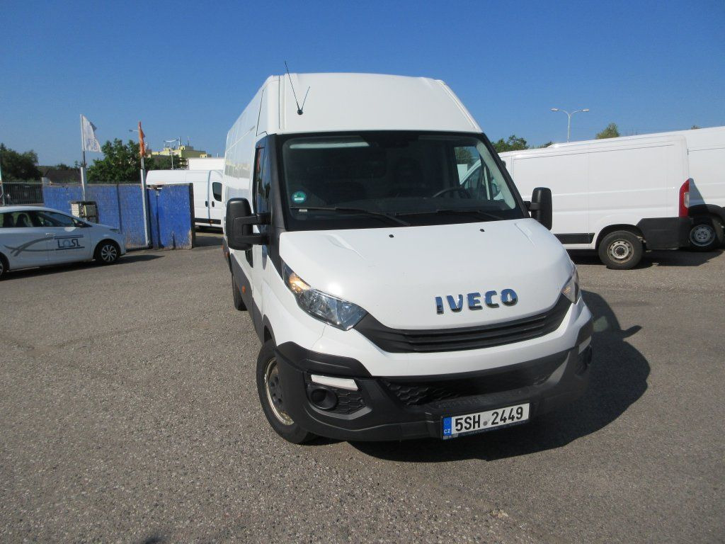 Iveco Daily 35S16 Hi Matic - Furgon: 4 kép. Iveco Daily 35S16 Hi Matic - Furgon: 4 kép.