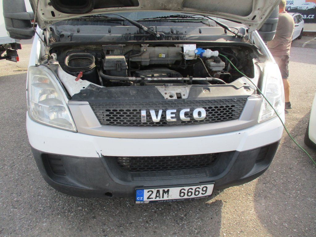 Iveco Daily 50C15 Carrier 350 - Hűtős kisteherautó: 3 kép. Iveco Daily 50C15 Carrier 350 - Hűtős kisteherautó: 3 kép.