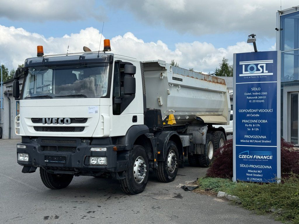 Iveco Trakker 410 S1 8x4 - Billenőplatós teherautó: 1 kép. Iveco Trakker 410 S1 8x4 - Billenőplatós teherautó: 1 kép.