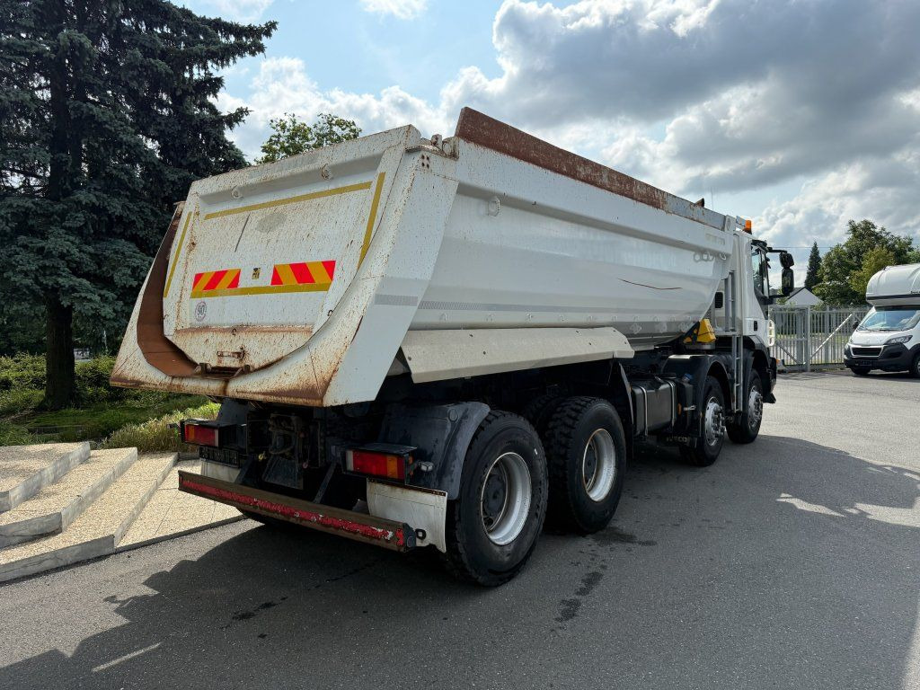 Iveco Trakker 410 S1 8x4 - Billenőplatós teherautó: 3 kép. Iveco Trakker 410 S1 8x4 - Billenőplatós teherautó: 3 kép.