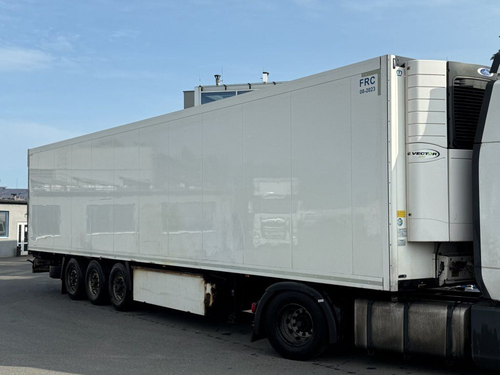 Lamberet Carrier Vectro 1550 DoppelStock - Félpótkocsi dobozos: 1 kép. Lamberet Carrier Vectro 1550 DoppelStock - Félpótkocsi dobozos: 1 kép.