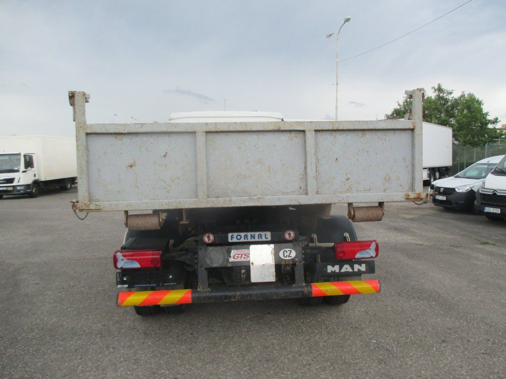 Horgos rakodó teherautó MAN TGL 12.180 4x2: 6 kép.