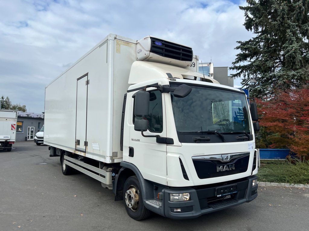 MAN TGL12.220 EURO 6 Carrier Xarios 600 - Hűtős teherautó: 2 kép. MAN TGL12.220 EURO 6 Carrier Xarios 600 - Hűtős teherautó: 2 kép.