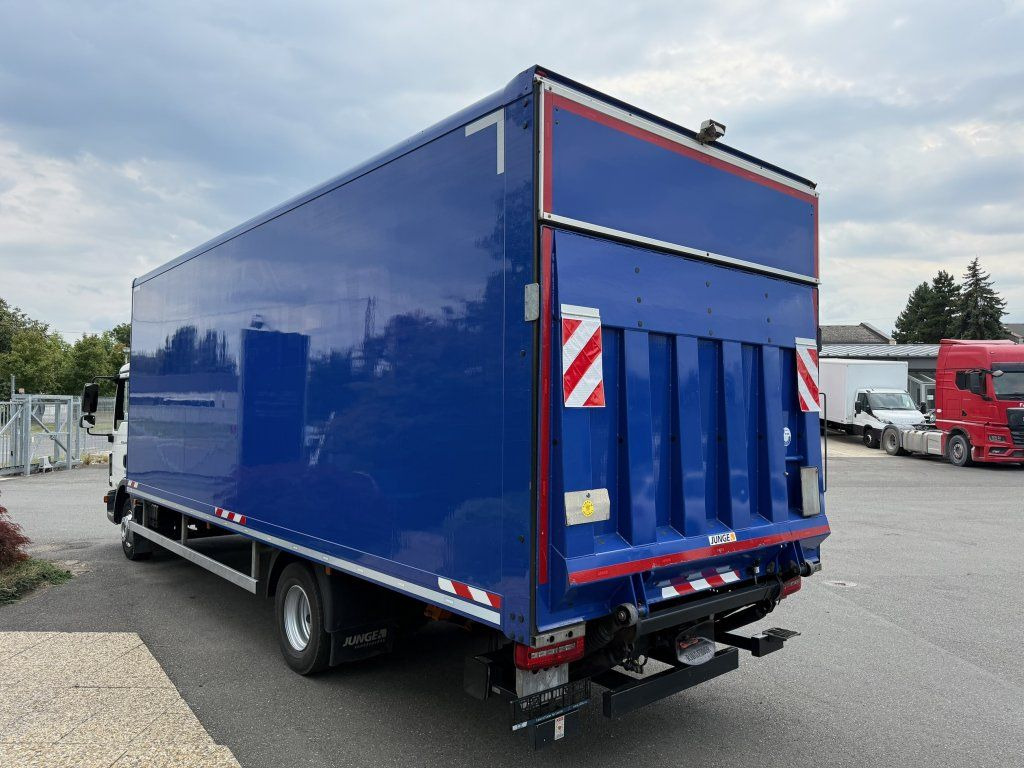 MAN TGL12.220 EURO 6 - Dobozos felépítményű teherautó: 5 kép. MAN TGL12.220 EURO 6 - Dobozos felépítményű teherautó: 5 kép.