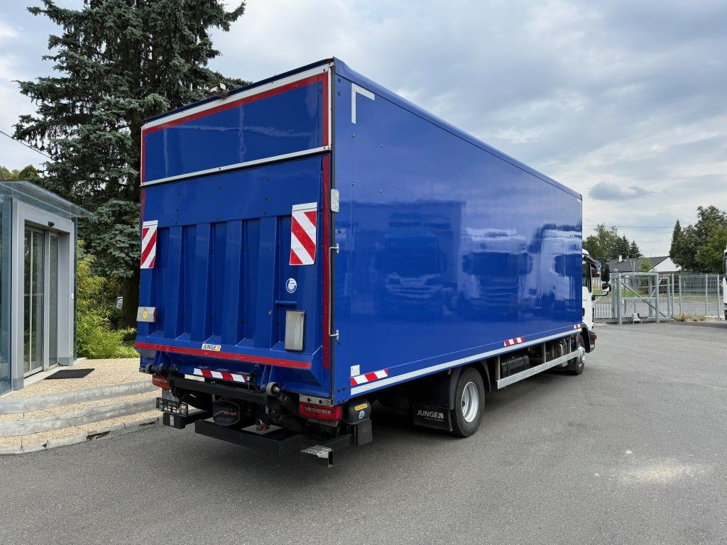 MAN TGL12.220 EURO 6 - Dobozos felépítményű teherautó: 4 kép. MAN TGL12.220 EURO 6 - Dobozos felépítményű teherautó: 4 kép.