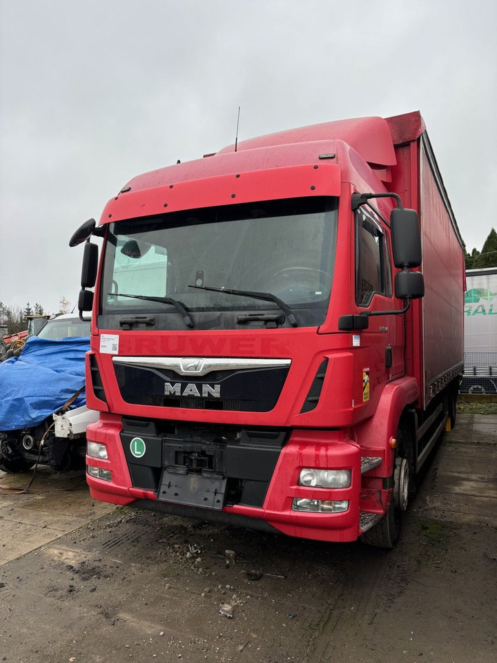 MAN TGM18.340 EURO 6 UNANGETRIEBEN - Ponyvás teherautó: 1 kép. MAN TGM18.340 EURO 6 UNANGETRIEBEN - Ponyvás teherautó: 1 kép.