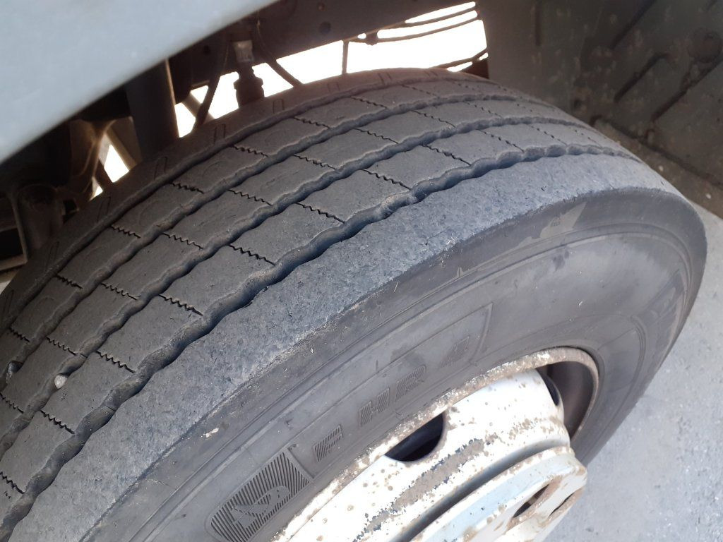 Ponyvás teherautó Mercedes-Benz 1018 Atego EURO 3: 12 kép.