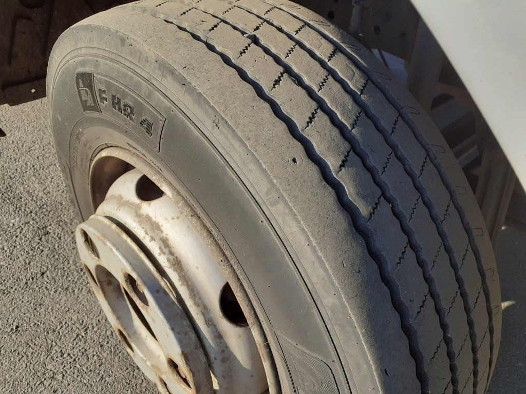 Ponyvás teherautó Mercedes-Benz 1018 Atego EURO 3: 9 kép.