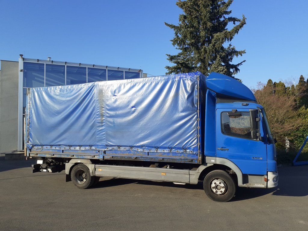 Mercedes-Benz 1018 Atego EURO 3 - Ponyvás teherautó: 3 kép. Mercedes-Benz 1018 Atego EURO 3 - Ponyvás teherautó: 3 kép.