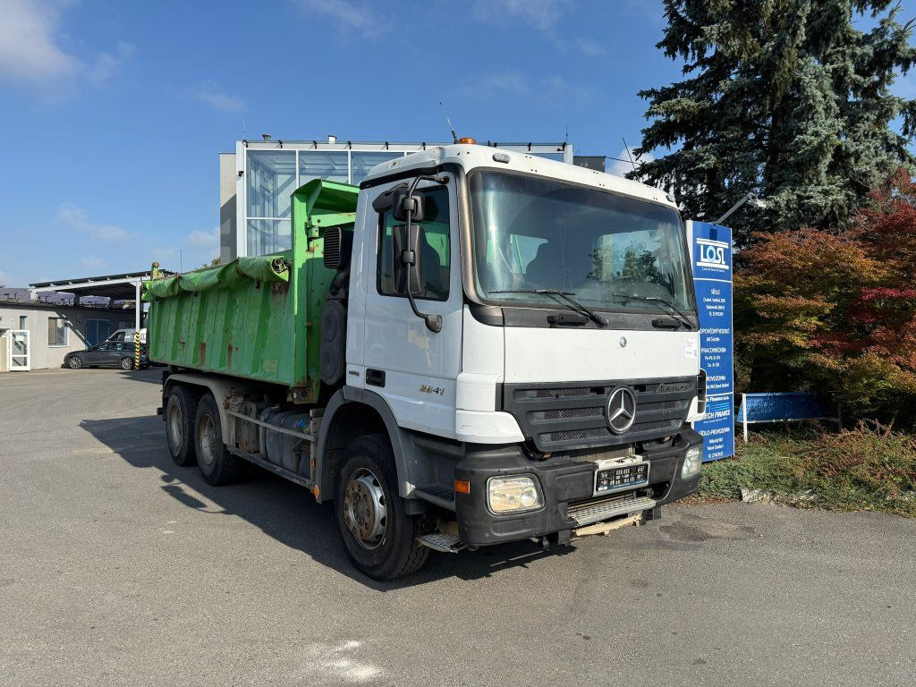 Mercedes-Benz 2641 Actros 6x4 EURO 4 - Billenőplatós teherautó: 2 kép. Mercedes-Benz 2641 Actros 6x4 EURO 4 - Billenőplatós teherautó: 2 kép.