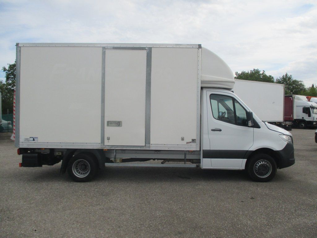 Mercedes-Benz Sprinter 514 CDi - Furgon: 4 kép. Mercedes-Benz Sprinter 514 CDi - Furgon: 4 kép.