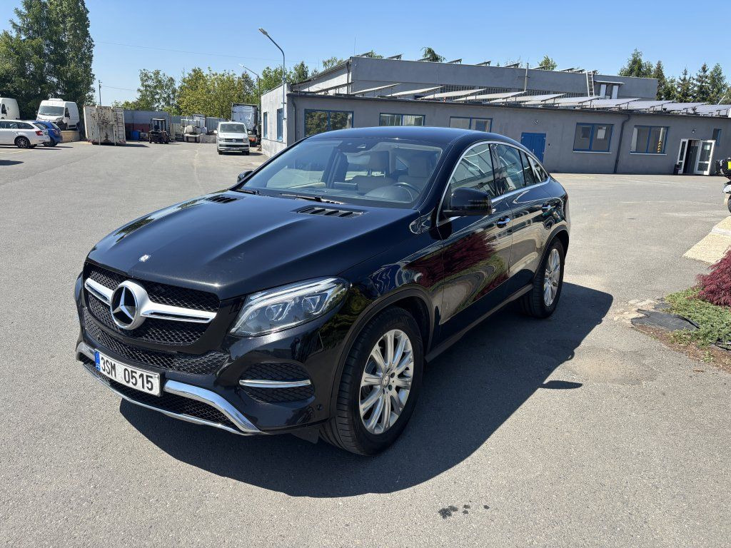 Mercedes-Benz d Coupe - Kombi: 4 kép. Mercedes-Benz d Coupe - Kombi: 4 kép.