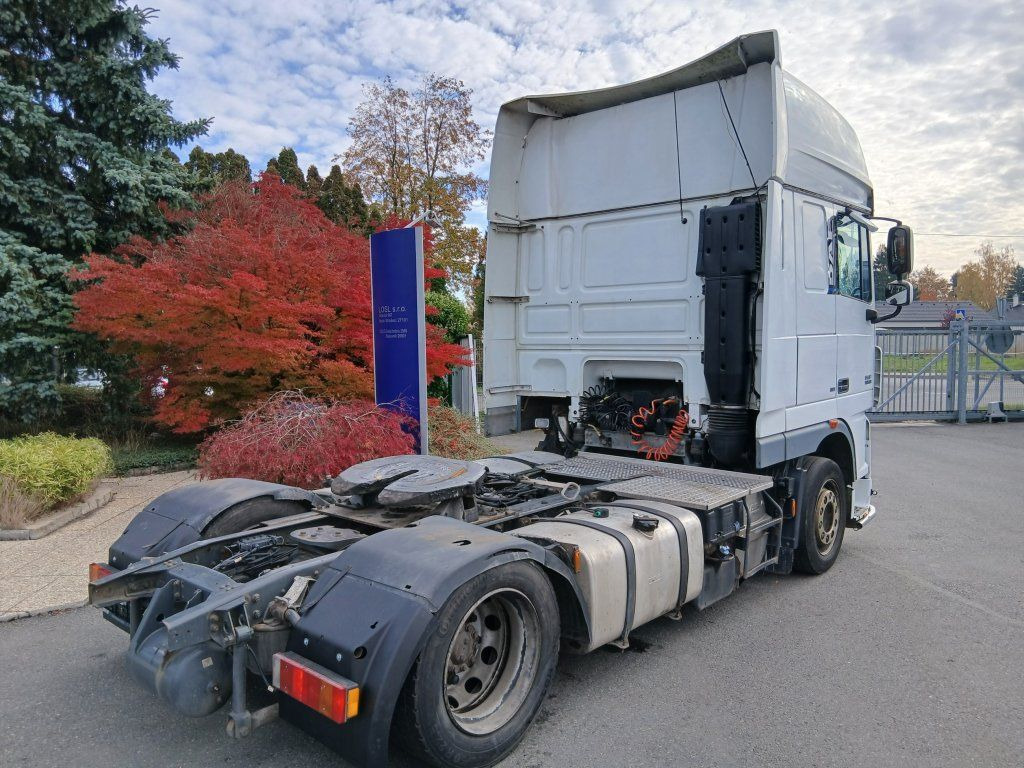 DAF XF105.460 Superspacecab SSC - Nyergesvontató: 5 kép. DAF XF105.460 Superspacecab SSC - Nyergesvontató: 5 kép.