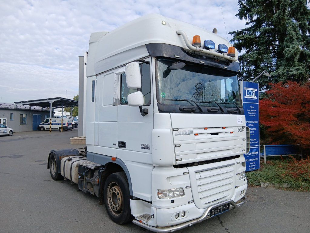 DAF XF105.460 Superspacecab SSC - Nyergesvontató: 3 kép. DAF XF105.460 Superspacecab SSC - Nyergesvontató: 3 kép.
