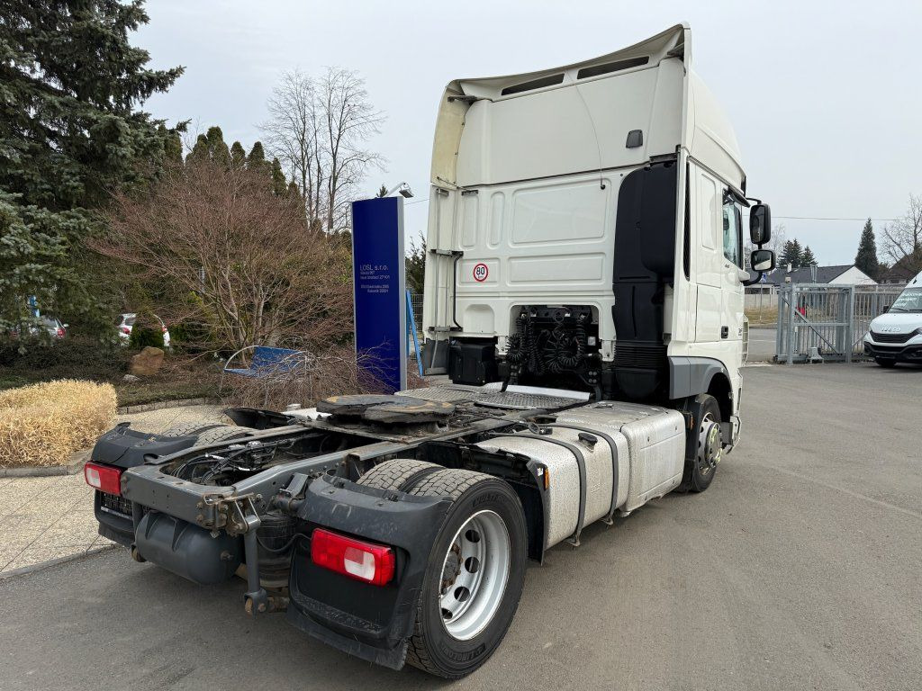DAF XF460 EURO 6 MEGA/lowdeck - Nyergesvontató: 4 kép. DAF XF460 EURO 6 MEGA/lowdeck - Nyergesvontató: 4 kép.