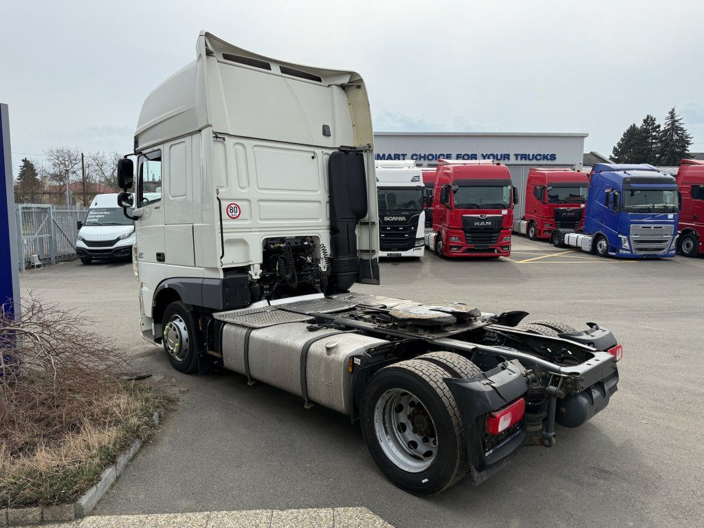 DAF XF460 EURO 6 MEGA/lowdeck - Nyergesvontató: 5 kép. DAF XF460 EURO 6 MEGA/lowdeck - Nyergesvontató: 5 kép.
