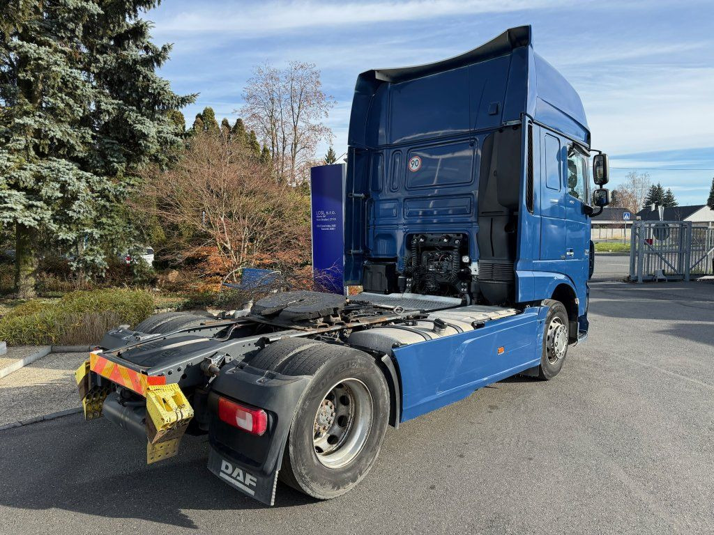 DAF XF460 SSC EURO 6 - Nyergesvontató: 4 kép. DAF XF460 SSC EURO 6 - Nyergesvontató: 4 kép.