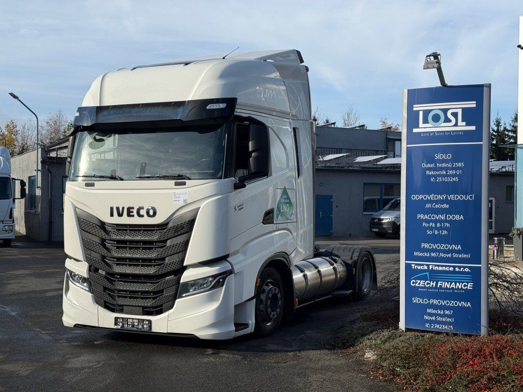Iveco S-Way 460 MEGA/lowdeck LNG EURO 6 New Tacho - Nyergesvontató: 1 kép. Iveco S-Way 460 MEGA/lowdeck LNG EURO 6 New Tacho - Nyergesvontató: 1 kép.
