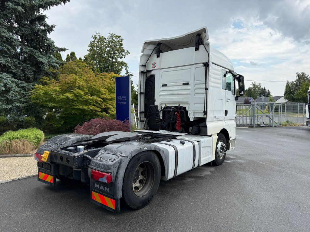 MAN TGX18.480 EURO 6 - Nyergesvontató: 4 kép. MAN TGX18.480 EURO 6 - Nyergesvontató: 4 kép.
