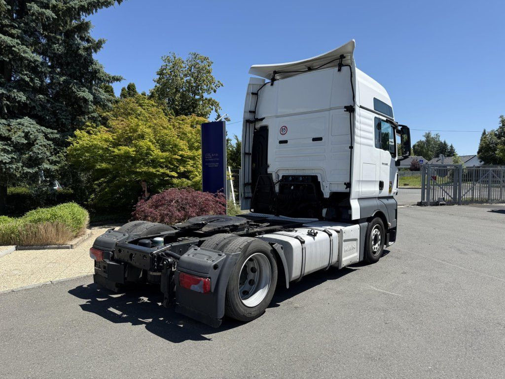 MAN TGX18.500 EURO 6 MEGA/lowdeck - Nyergesvontató: 4 kép. MAN TGX18.500 EURO 6 MEGA/lowdeck - Nyergesvontató: 4 kép.