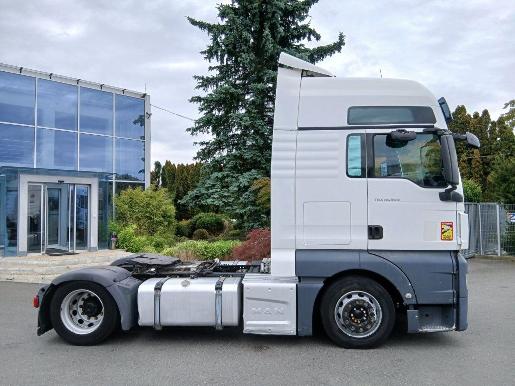 MAN TGX18.500 XXL EURO 6 MEGA/lowdeck - Nyergesvontató: 3 kép. MAN TGX18.500 XXL EURO 6 MEGA/lowdeck - Nyergesvontató: 3 kép.