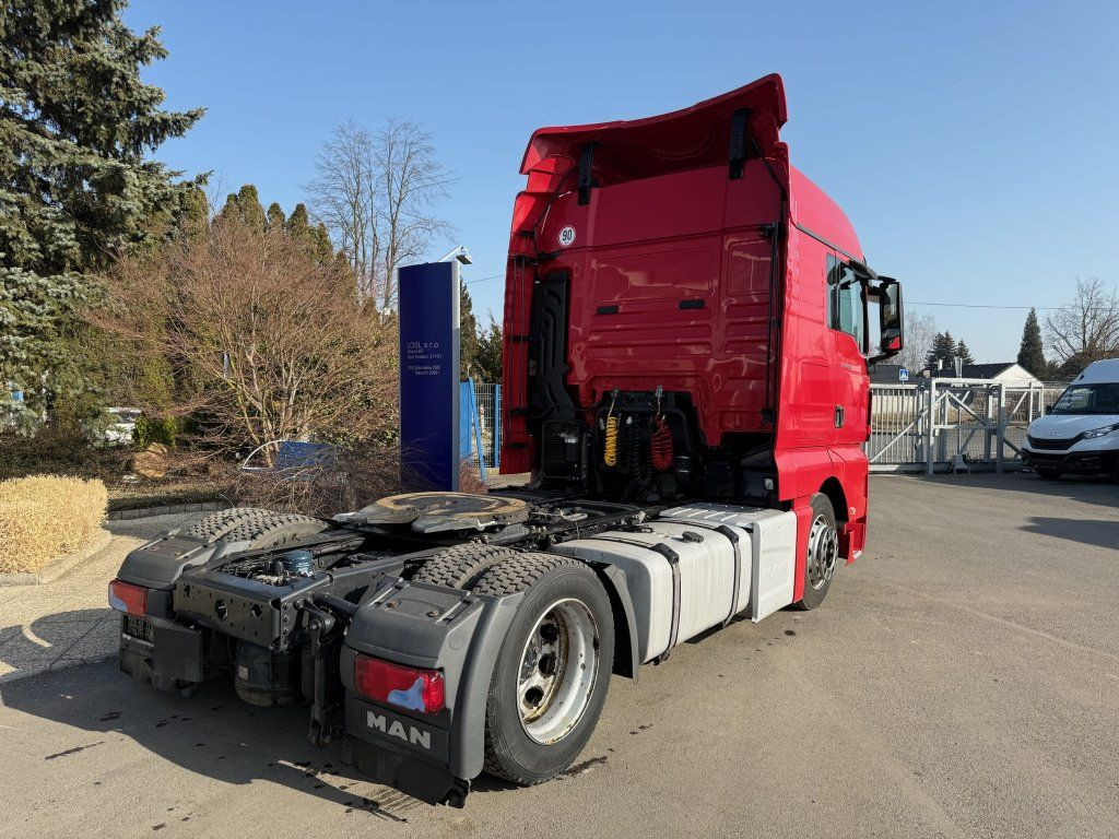 MAN TGX18.510 XLX EURO 6 MEGAlowdeck - Nyergesvontató: 4 kép. MAN TGX18.510 XLX EURO 6 MEGAlowdeck - Nyergesvontató: 4 kép.