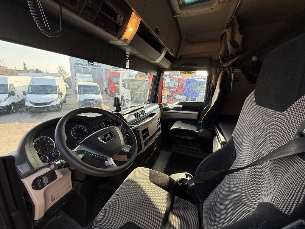 Nyergesvontató MAN TGX18.510 XLX EURO 6 MEGAlowdeck: 15 kép.
