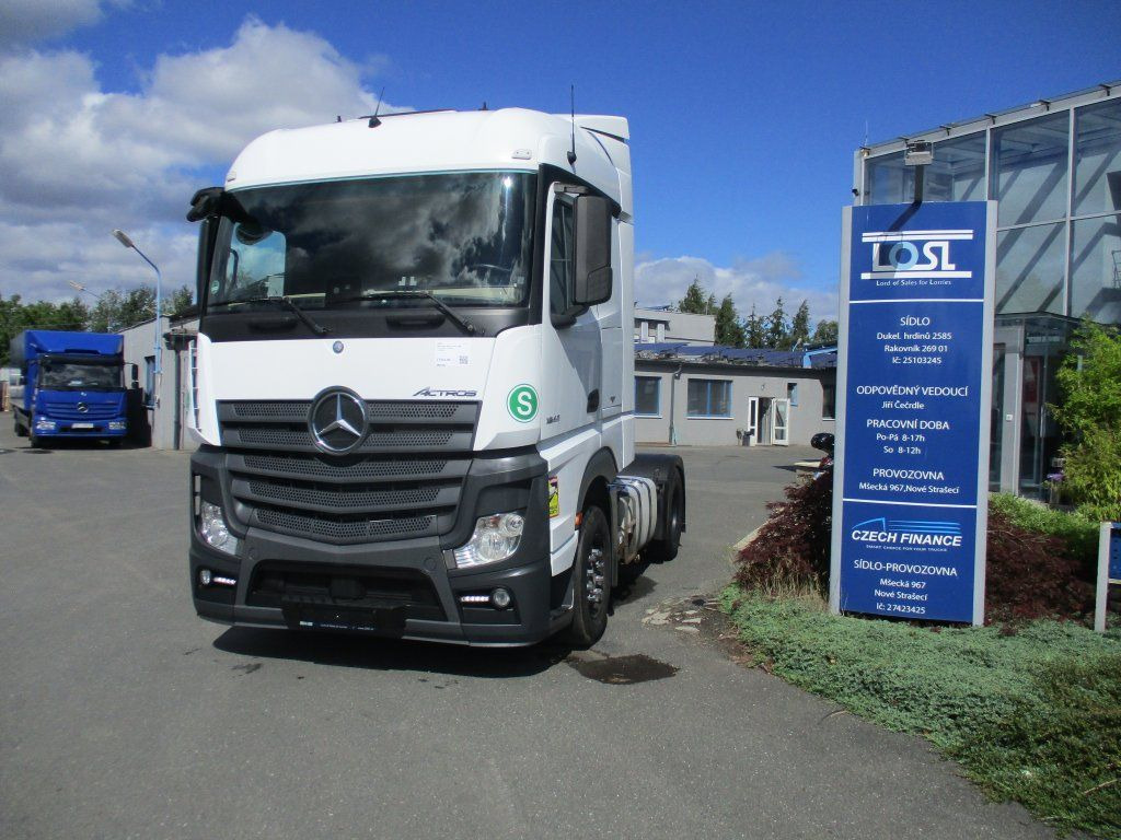 Mercedes-Benz 1845 Actros EURO 6 - Nyergesvontató: 1 kép. Mercedes-Benz 1845 Actros EURO 6 - Nyergesvontató: 1 kép.