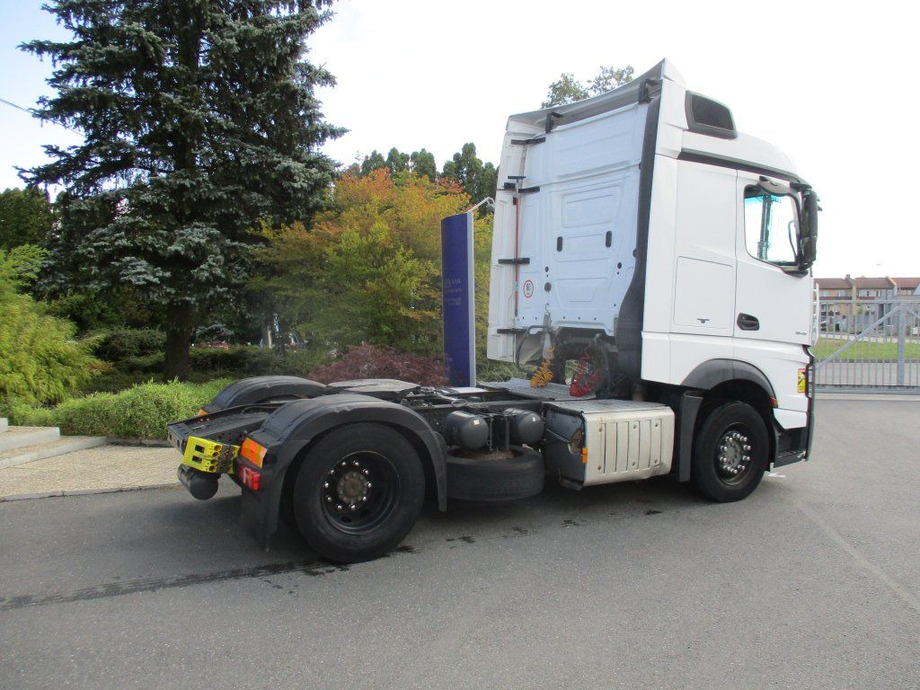 Mercedes-Benz 1845 Actros EURO 6 - Nyergesvontató: 4 kép. Mercedes-Benz 1845 Actros EURO 6 - Nyergesvontató: 4 kép.
