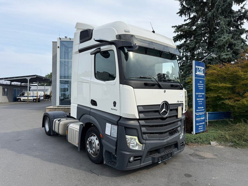 Mercedes-Benz 1845 Actros EURO 6 MEGA/lowdeck - Nyergesvontató: 2 kép. Mercedes-Benz 1845 Actros EURO 6 MEGA/lowdeck - Nyergesvontató: 2 kép.