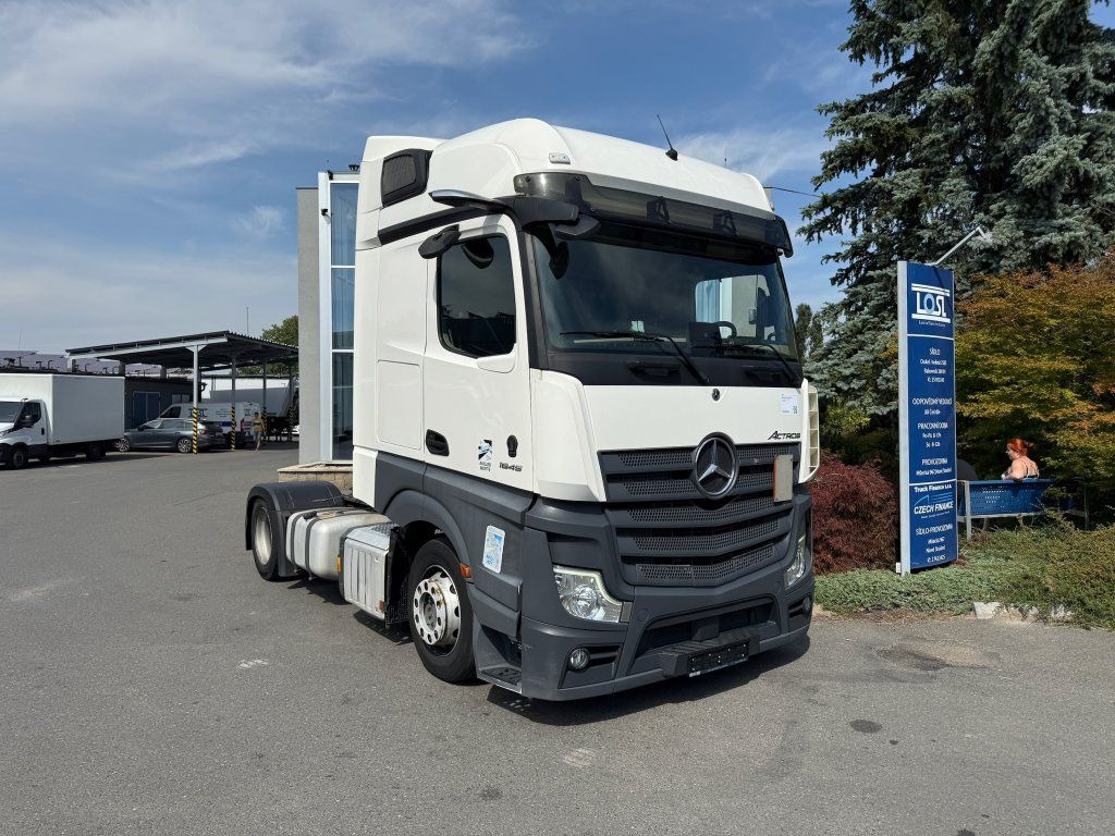 Mercedes-Benz 1845 Actros EURO 6 MEGA/lowdeck - Nyergesvontató: 2 kép. Mercedes-Benz 1845 Actros EURO 6 MEGA/lowdeck - Nyergesvontató: 2 kép.