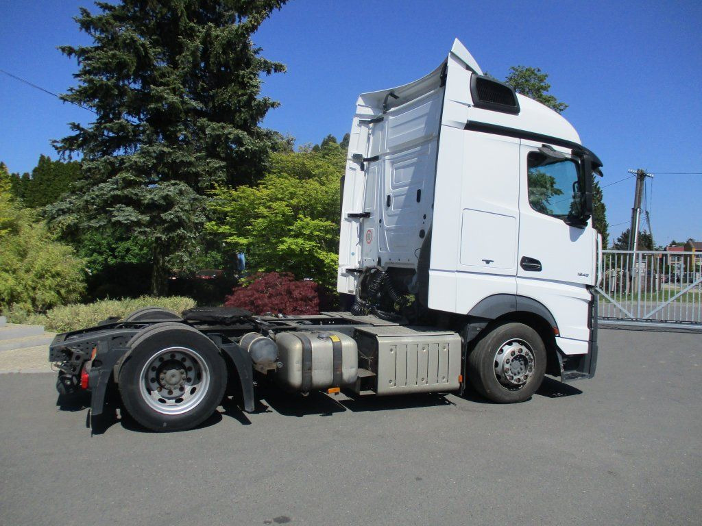 Mercedes-Benz 1845 Actros EURO 6 MEGA/lowdeck - Nyergesvontató: 5 kép. Mercedes-Benz 1845 Actros EURO 6 MEGA/lowdeck - Nyergesvontató: 5 kép.