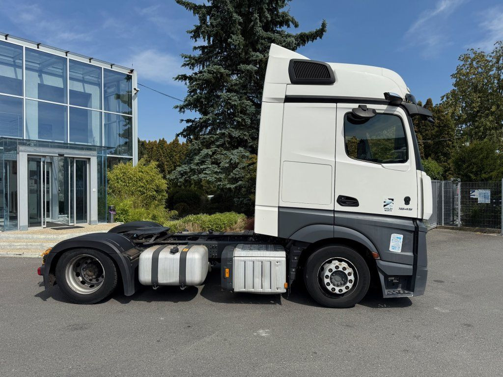 Mercedes-Benz 1845 Actros EURO 6 MEGA/lowdeck - Nyergesvontató: 3 kép. Mercedes-Benz 1845 Actros EURO 6 MEGA/lowdeck - Nyergesvontató: 3 kép.