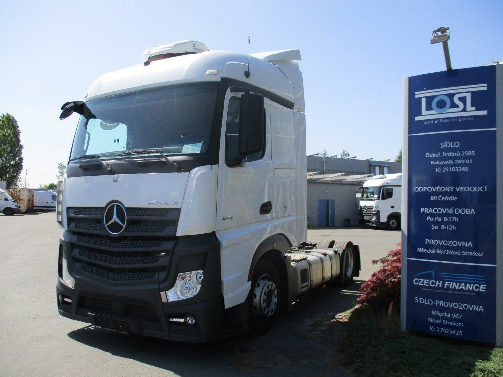 Mercedes-Benz 1845 Actros EURO 6 MEGA/lowdeck - Nyergesvontató: 1 kép. Mercedes-Benz 1845 Actros EURO 6 MEGA/lowdeck - Nyergesvontató: 1 kép.