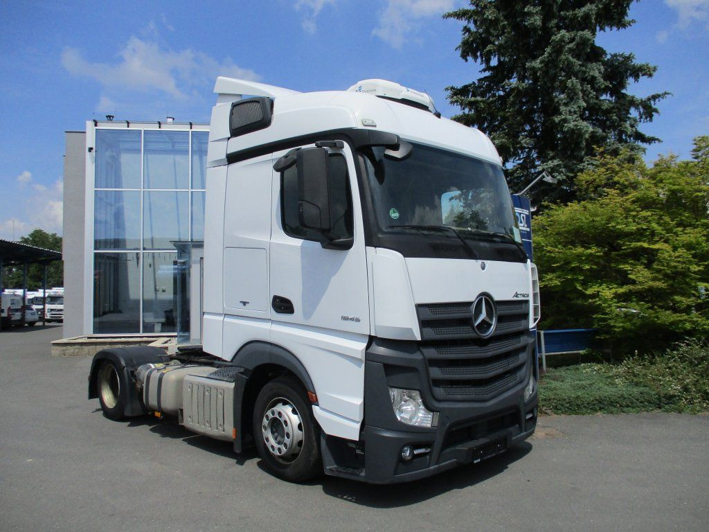 Mercedes-Benz 1845 Actros EURO 6 MEGA/lowdeck - Nyergesvontató: 3 kép. Mercedes-Benz 1845 Actros EURO 6 MEGA/lowdeck - Nyergesvontató: 3 kép.