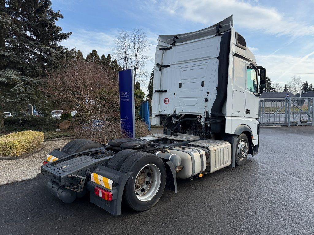 Mercedes-Benz 1845 Actros EURO 6 MEGA/lowdeck - Nyergesvontató: 4 kép. Mercedes-Benz 1845 Actros EURO 6 MEGA/lowdeck - Nyergesvontató: 4 kép.