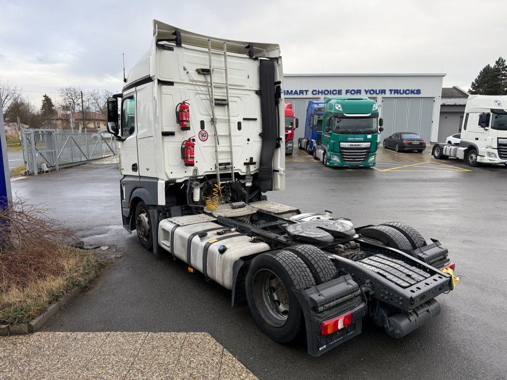 Mercedes-Benz 1845 Actros EURO 6 MEGA/lowdeck - Nyergesvontató: 5 kép. Mercedes-Benz 1845 Actros EURO 6 MEGA/lowdeck - Nyergesvontató: 5 kép.