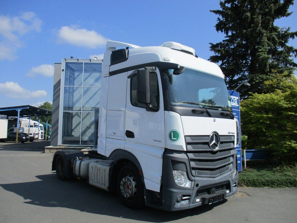 Mercedes-Benz 1845 Actros EURO 6 MEGA/lowdeck - Nyergesvontató: 2 kép. Mercedes-Benz 1845 Actros EURO 6 MEGA/lowdeck - Nyergesvontató: 2 kép.