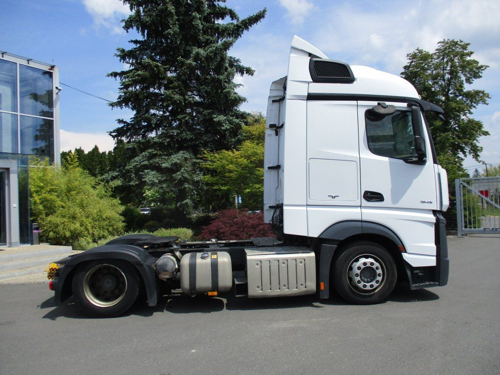Mercedes-Benz 1845 Actros EURO 6 MEGA/lowdeck - Nyergesvontató: 4 kép. Mercedes-Benz 1845 Actros EURO 6 MEGA/lowdeck - Nyergesvontató: 4 kép.