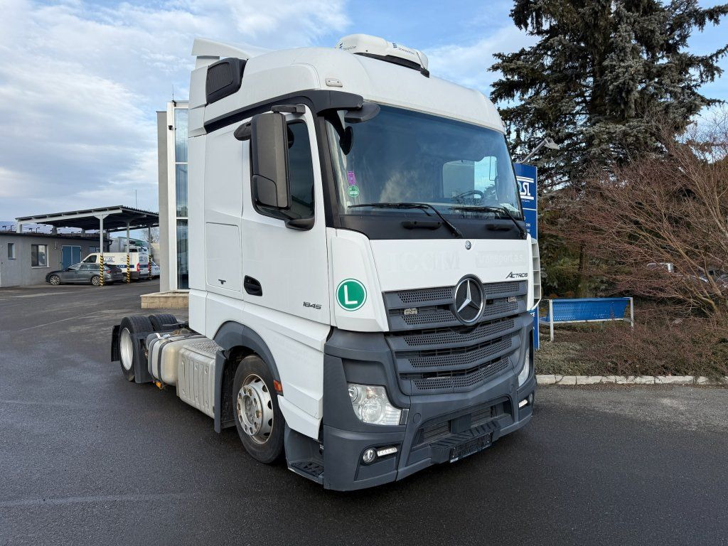 Mercedes-Benz 1845 Actros EURO 6 MEGA/lowdeck - Nyergesvontató: 2 kép. Mercedes-Benz 1845 Actros EURO 6 MEGA/lowdeck - Nyergesvontató: 2 kép.