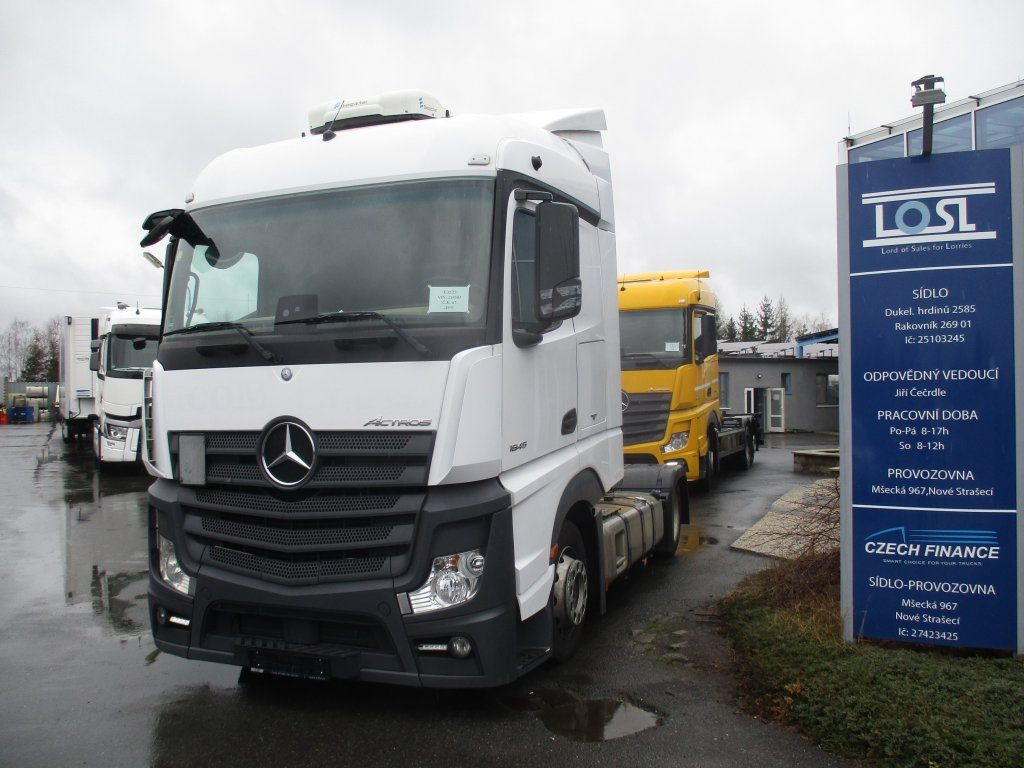 Mercedes-Benz 1845 Actros EURO 6 MEGA/lowdeck - Nyergesvontató: 1 kép. Mercedes-Benz 1845 Actros EURO 6 MEGA/lowdeck - Nyergesvontató: 1 kép.