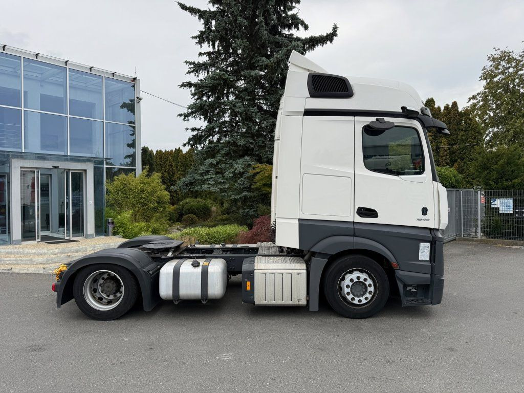 Mercedes-Benz 1845 Actros EURO 6 MEGA/lowdeck - Nyergesvontató: 3 kép. Mercedes-Benz 1845 Actros EURO 6 MEGA/lowdeck - Nyergesvontató: 3 kép.