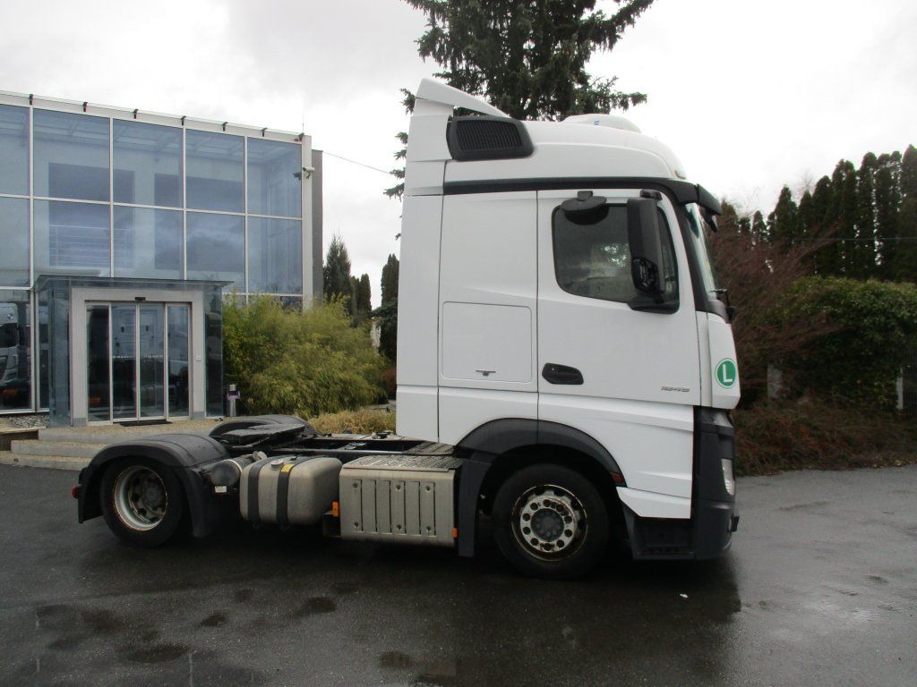 Mercedes-Benz 1845 Actros EURO 6 MEGA/lowdeck - Nyergesvontató: 3 kép. Mercedes-Benz 1845 Actros EURO 6 MEGA/lowdeck - Nyergesvontató: 3 kép.
