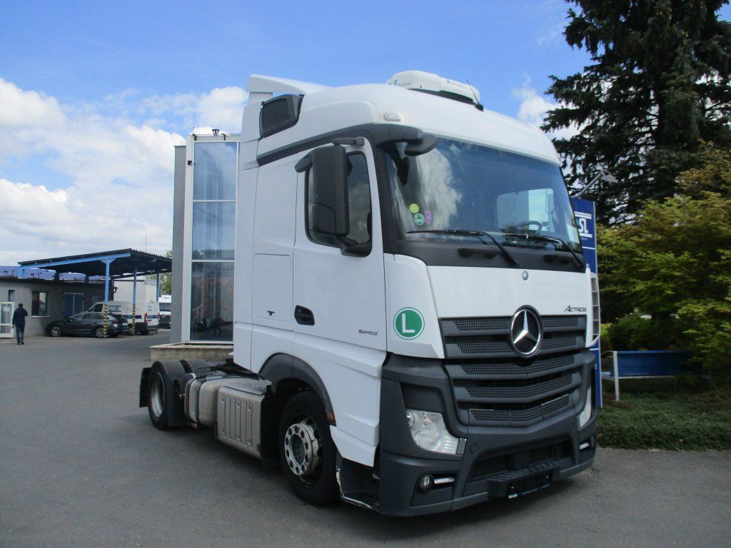 Mercedes-Benz 1845 Actros EURO 6 MEGA/lowdeck - Nyergesvontató: 2 kép. Mercedes-Benz 1845 Actros EURO 6 MEGA/lowdeck - Nyergesvontató: 2 kép.